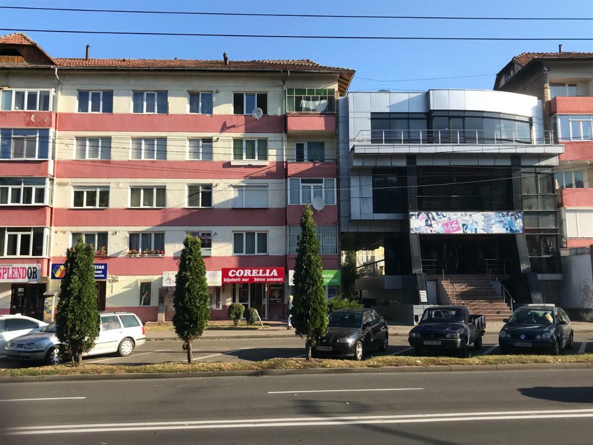 Tourist Apartment 1 Piatra Neamţ Exterior foto